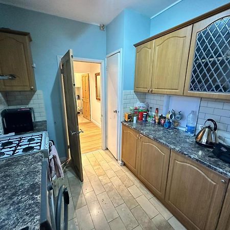 Victoria Park R4 Hotell London Eksteriør bilde