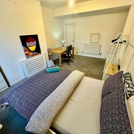 Victoria Park R4 Hotell London Eksteriør bilde