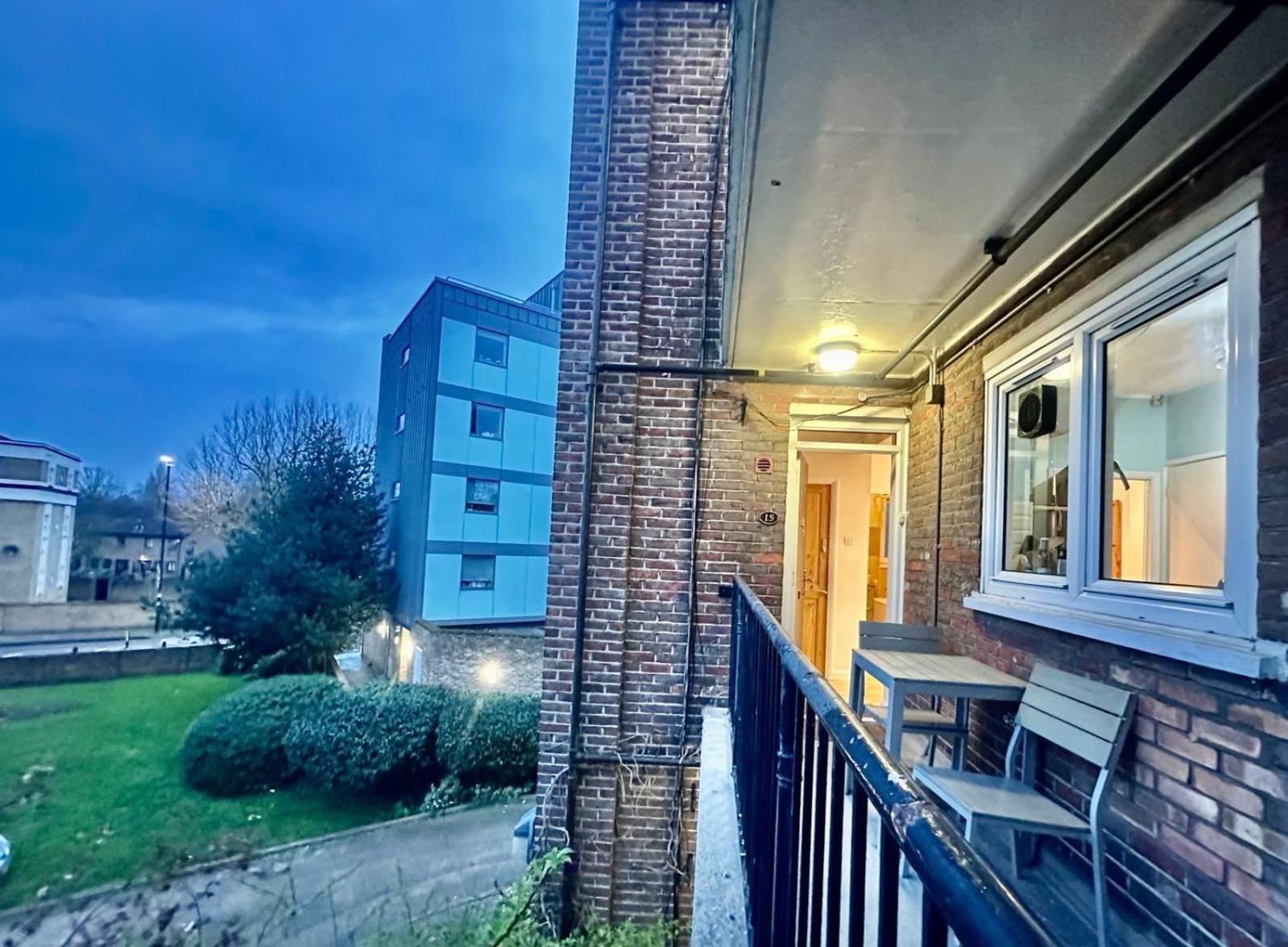 Victoria Park R4 Hotell London Eksteriør bilde